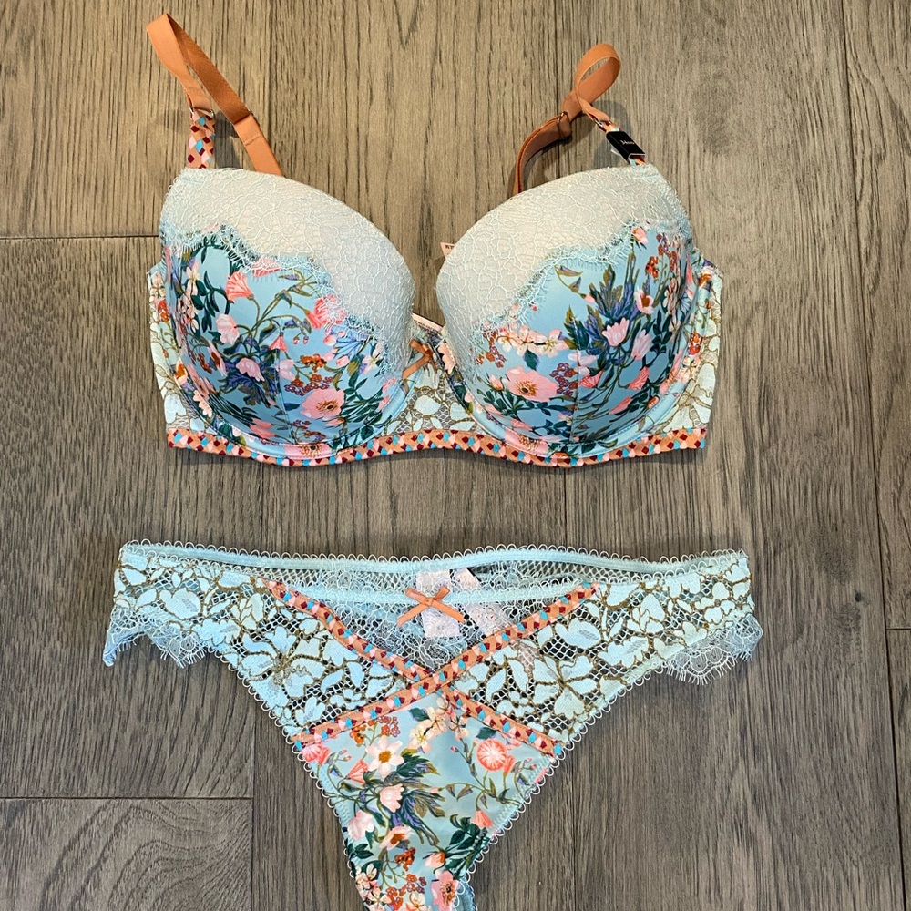 Victoria's Secret Multicolor Lace Bra